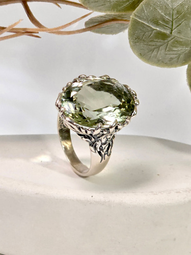 Серебряное кольцо ETERI с празиолитом